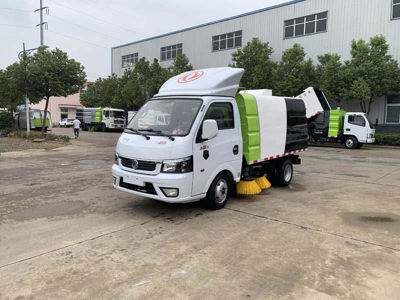 東風途逸0.5水1.5塵掃路車